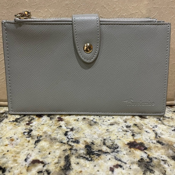 Travelambo Handbags - Elegant Gray Wallet with Gold Detail